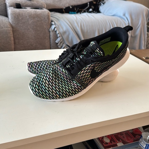 Nike Roshe Flyknit Multicolor sz 13 - Picture 1 of 4